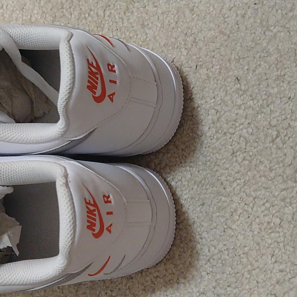 Nike Air Force - Picture 2 of 4